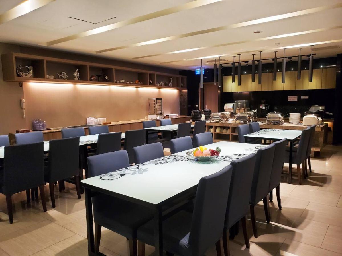 Royal Guest Hotel Tainan Exterior photo