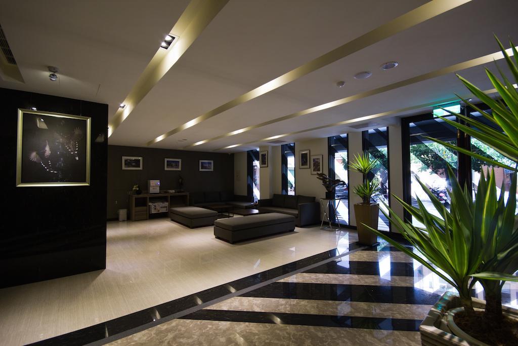 Royal Guest Hotel Tainan Exterior photo